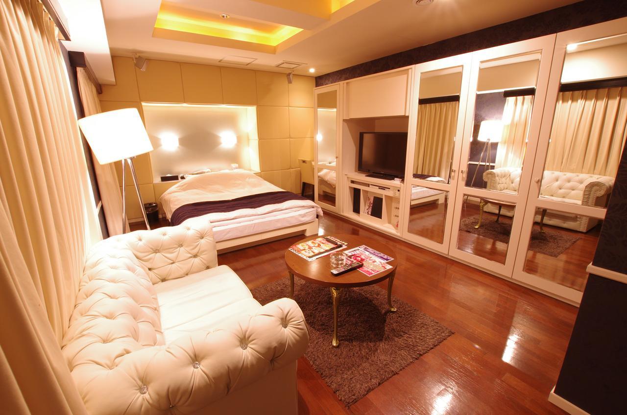 Blue Hotel Octa (Adults Only) Сапоро Екстериор снимка