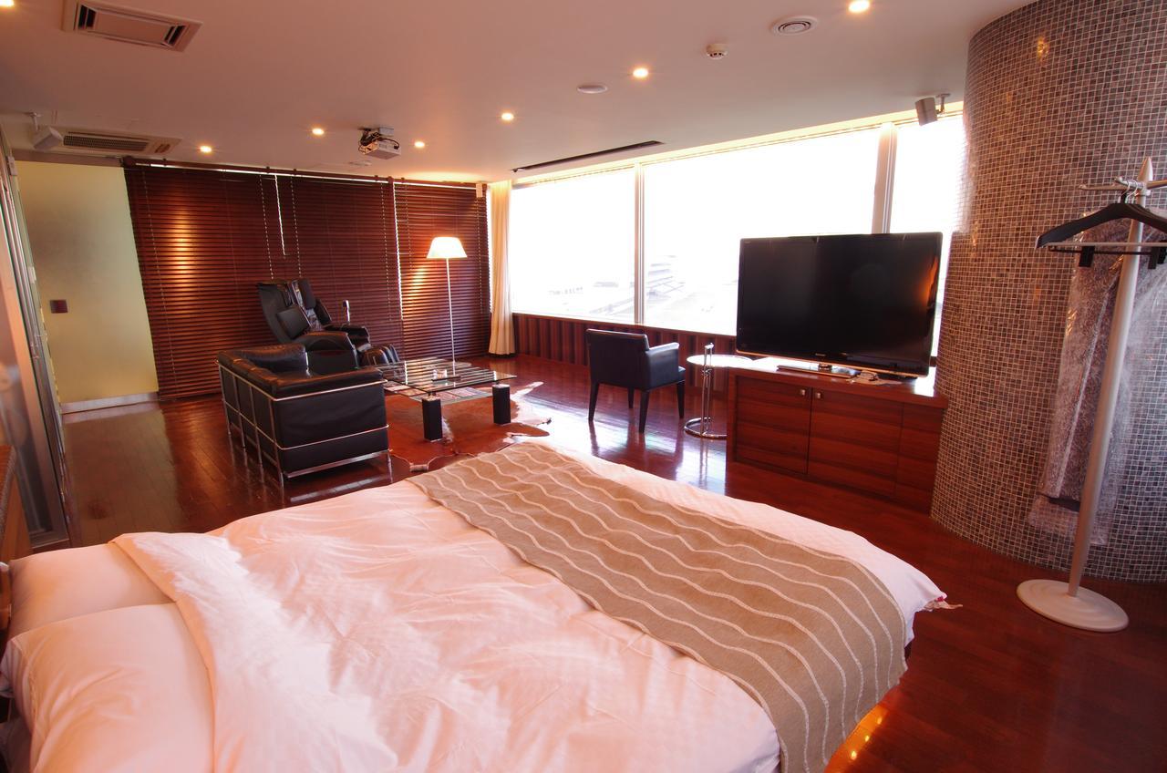 Blue Hotel Octa (Adults Only) Сапоро Екстериор снимка