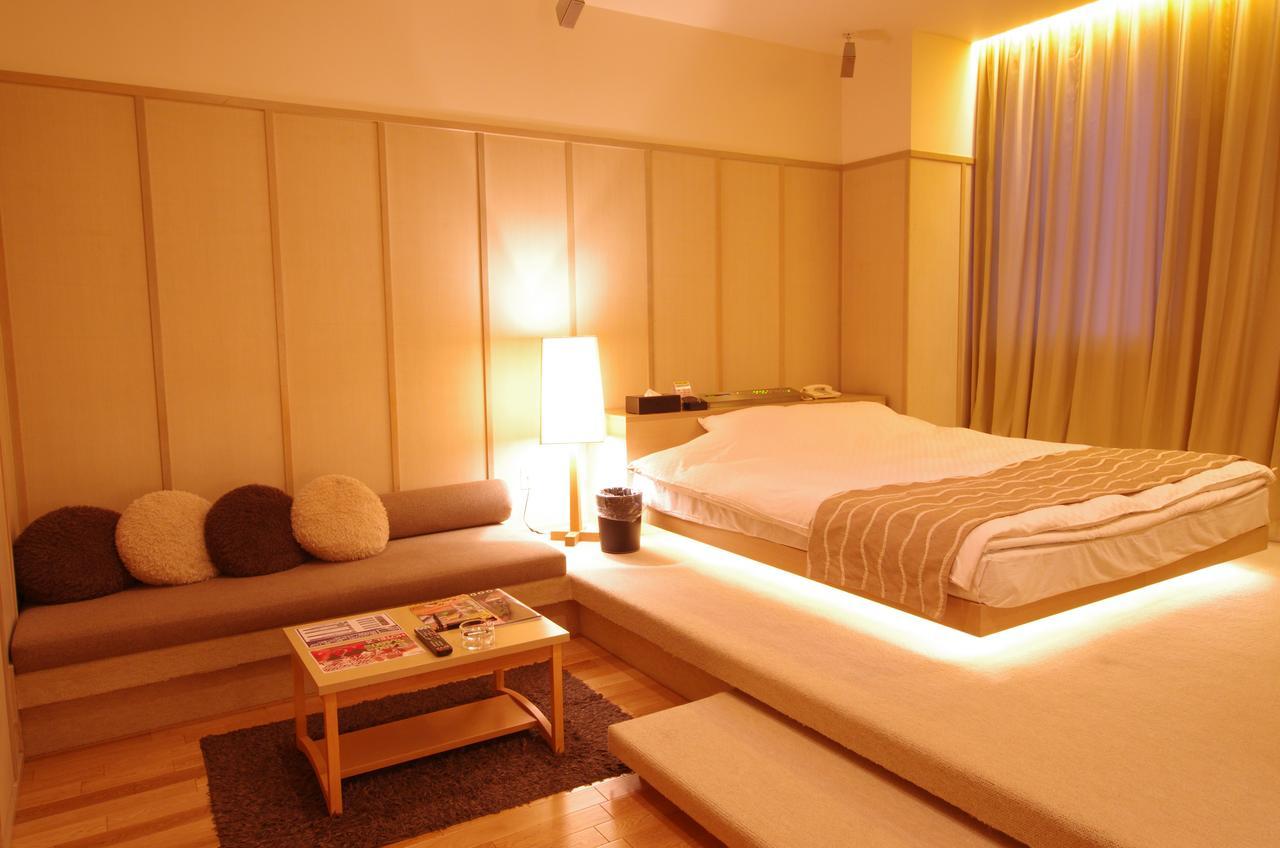 Blue Hotel Octa (Adults Only) Сапоро Екстериор снимка